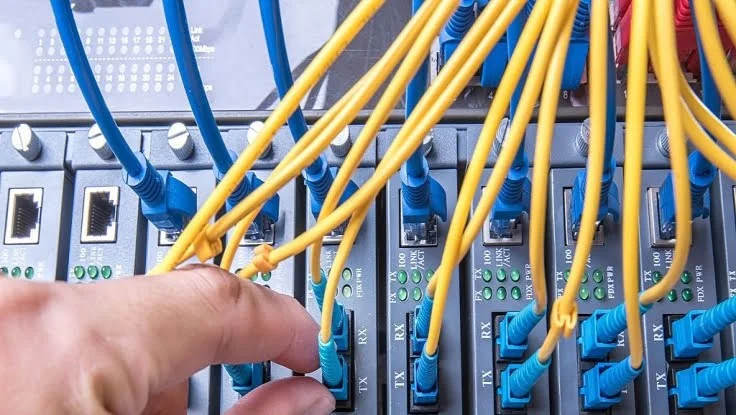 Perangkat Aktif dan Pasif Fiber Optic Perangkat Aktif dan Pasif Fiber Optic